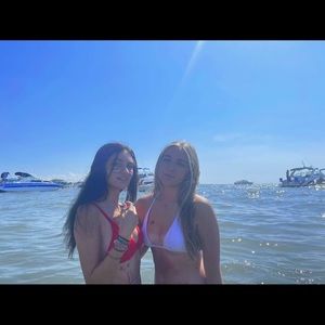 Meet your Posher, Ava